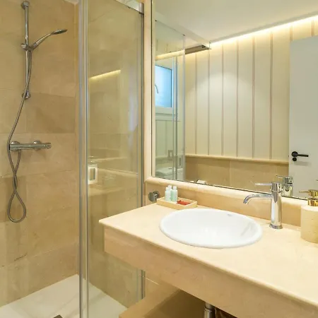 Modern With Pool On The Beachfront In By Sharingco Apartmán *