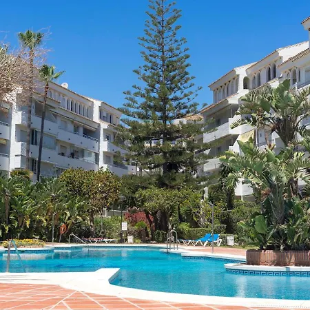 Modern With Pool On The Beachfront In By Sharingco Apartmán