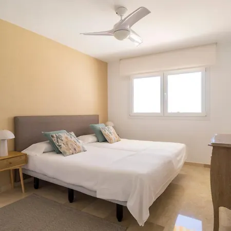 Apartmán Modern With Pool On The Beachfront In By Sharingco
