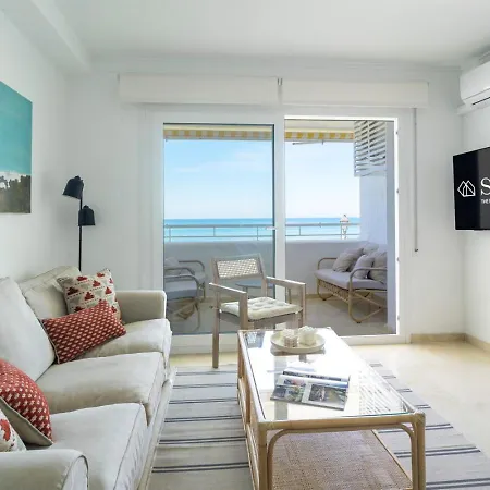 Modern With Pool On The Beachfront In By Sharingco Apartmán