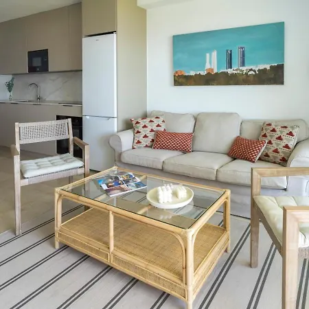 Modern With Pool On The Beachfront In By Sharingco Apartmán *