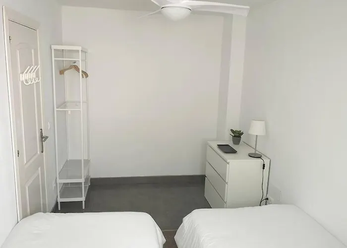 Modern With Pool On The Beachfront In By Sharingco דירה