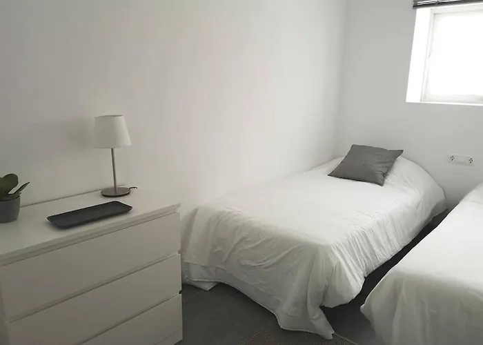 דירה Modern With Pool On The Beachfront In By Sharingco מארבלה