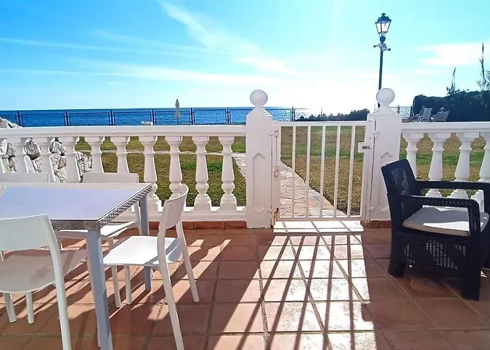 דירה Modern With Pool On The Beachfront In By Sharingco *