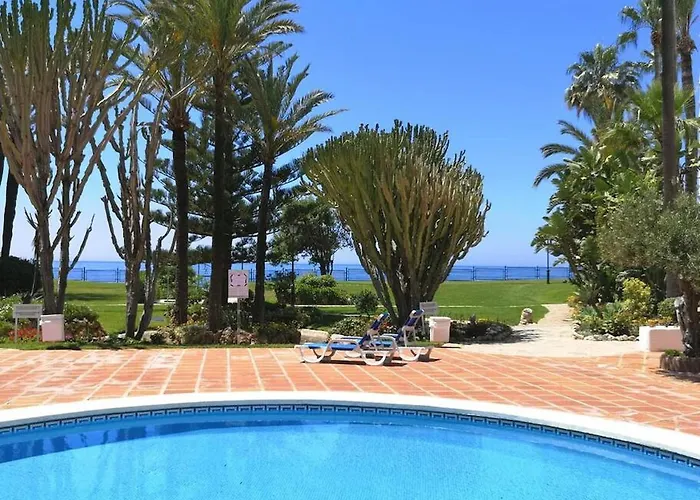 דירה Modern With Pool On The Beachfront In By Sharingco *