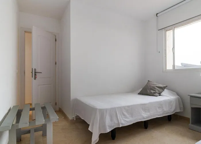 דירה Modern With Pool On The Beachfront In By Sharingco