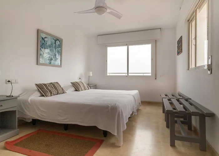 Modern With Pool On The Beachfront In By Sharingco מארבלה