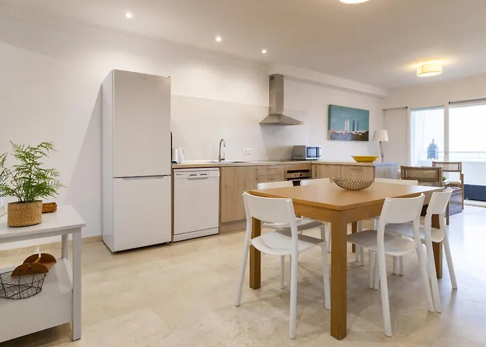 דירה Modern With Pool On The Beachfront In By Sharingco