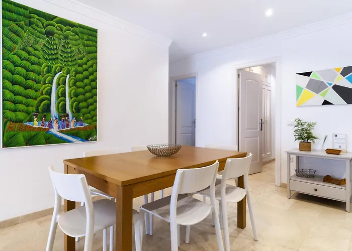 Modern With Pool On The Beachfront In By Sharingco * מארבלה