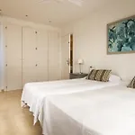 Modern With Pool On The Beachfront In By Sharingco Appartement *