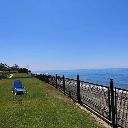 Modern With Pool On The Beachfront In By Sharingco 마르베야